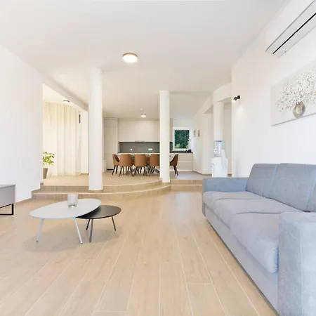 Exclusive Vista Hills Sevid