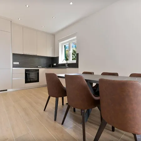 Exclusive Vista Hills Sevid